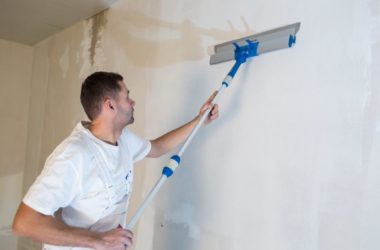Czym szpachlować ściany i sufity – gładź polimerowa